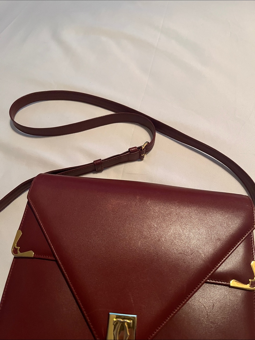 Classic Burgundy Leather Shoulder Bag with Gold Hardware - Picture 14 of 14